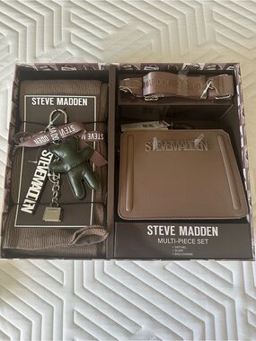 Steve Madden Brown Multi-Piece Messenger Set with Olive Charm